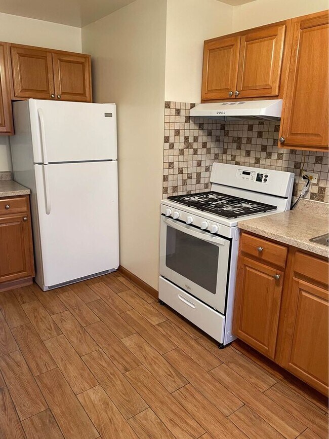 kitchen - 374 Inland Dr