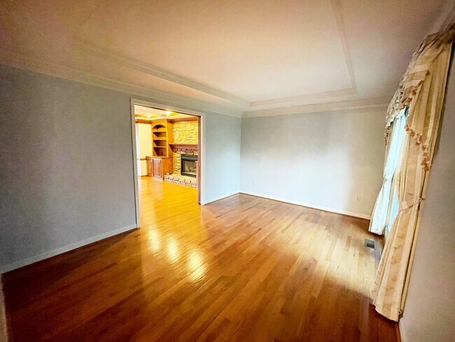 Building Photo - 9500 Felsmere Cir