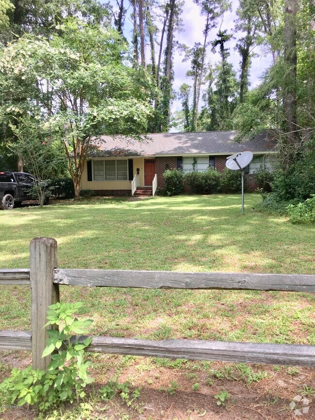 Building Photo - 2509 Hermitage Rd