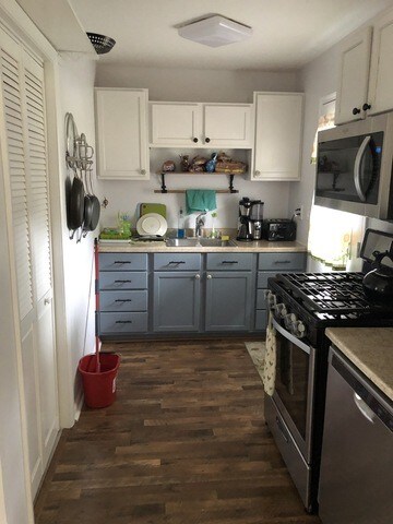 Building Photo - 4011 Maple Avenue