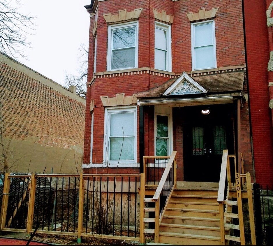 Photo - 3301 W Walnut St (Chicago, IL)