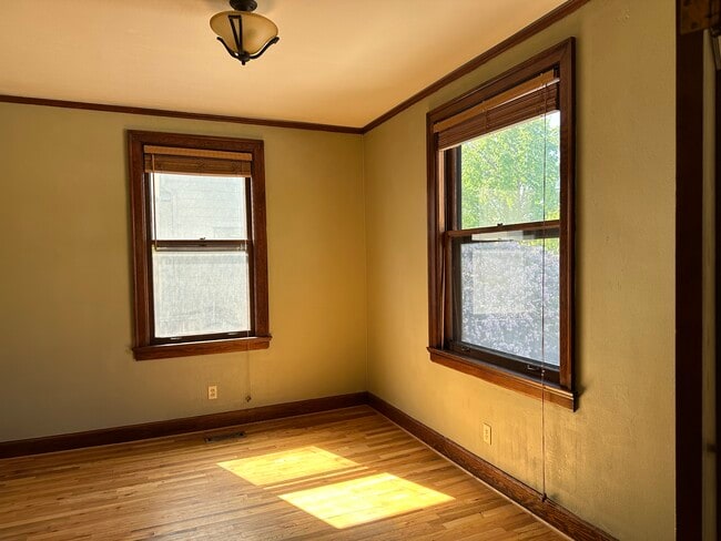 Building Photo - 673 N 27th St