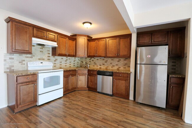 Foto del edificio - 330 Shore Dr