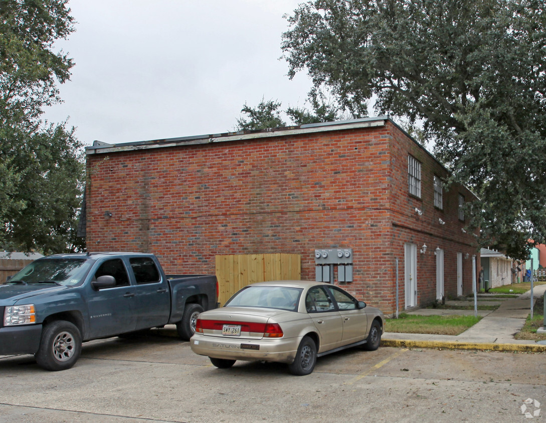 Foto del edificio - 7700 Downman Rd