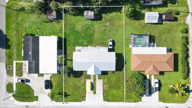 Building Photo - 2317 St Lucie Blvd