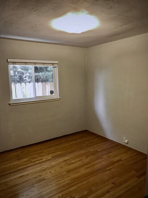 Foto del edificio - Classic 3/2 Home in Gorgeous South Land Park-1161 34th Ave