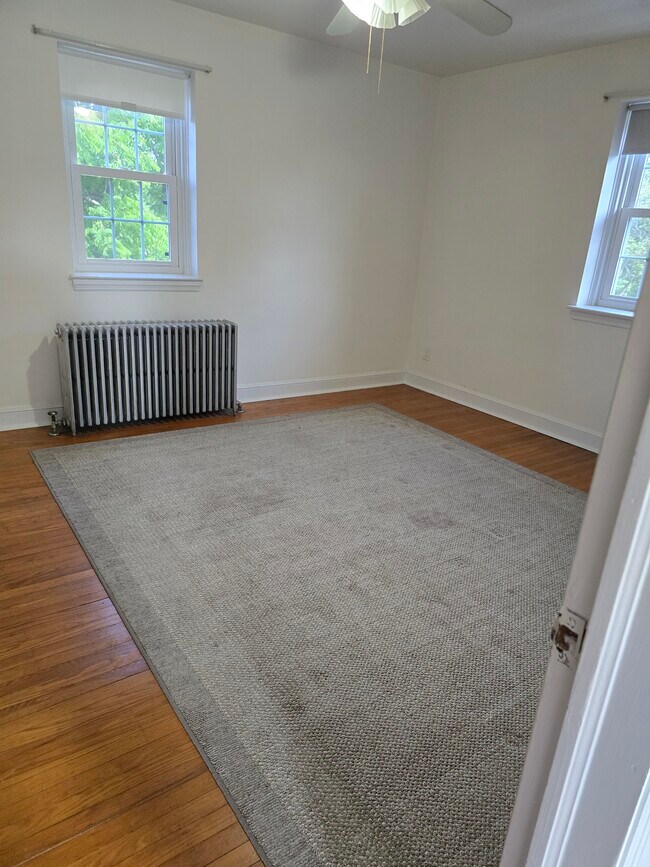 Dormitorio - 125 3rd Ave
