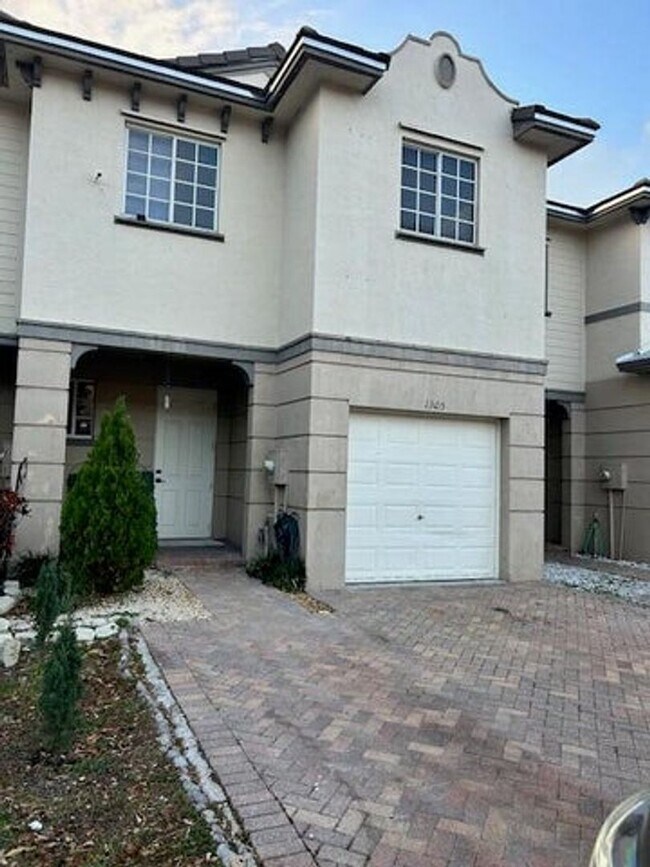 Foto del edificio - 1305 Lucaya Dr