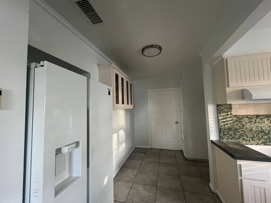 Foto del edificio - 3378 W 157th St