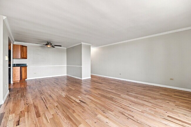 Building Photo - $1,670.95 with $300 Off the first month's rent - 2 Beds, 1.5 Bath, Condo in Denver with Balcony!