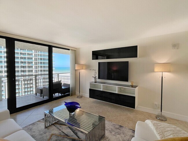 Foto del edificio - 3000 N Ocean Dr