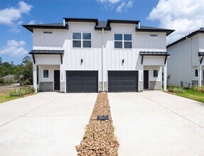 Building Photo - 1939 Longmire Villas Ct