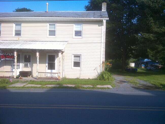 Front view - 412 Hublersburg Rd