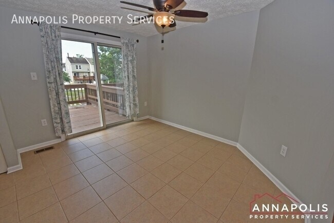 Foto del edificio - 2447 Warm Spring Way
