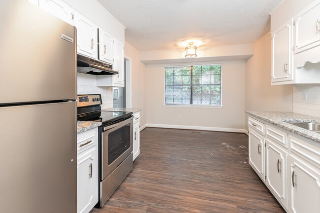 Building Photo - 5553 San Marcos Dr