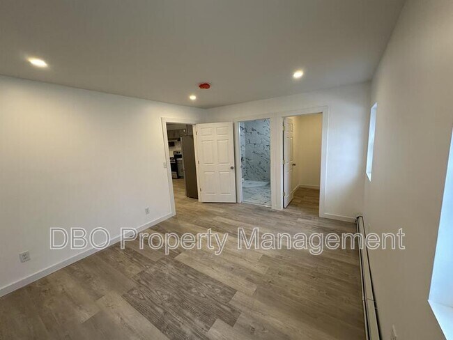 Foto del edificio - 366 Sheridan Ave
