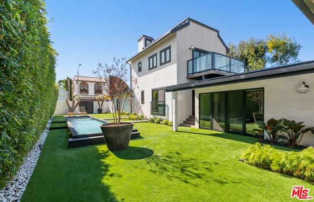Foto del edificio - 23517 Malibu Colony Rd
