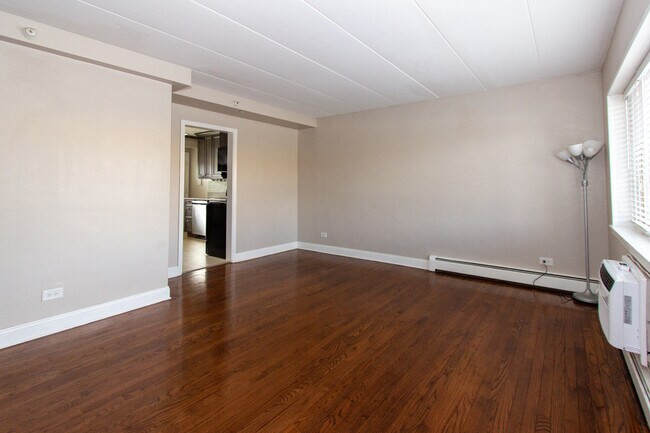Building Photo - 202 N Salem Ave