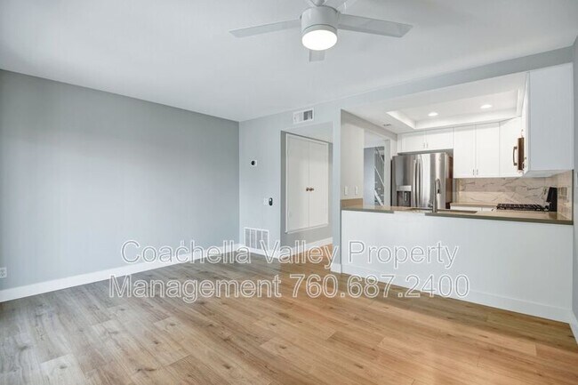 Foto del edificio - 95 Lakeview Cir