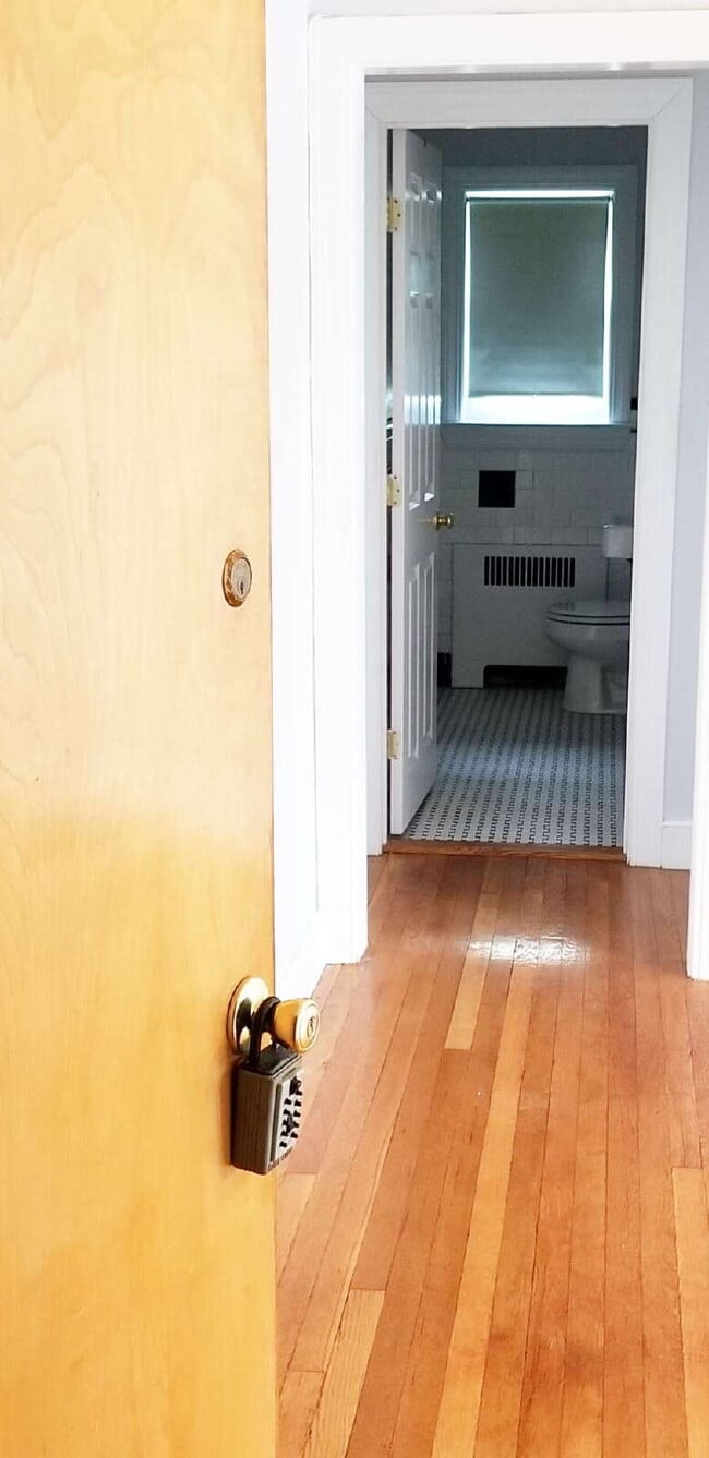 Photo - 192 Holbrook Rd Apartment