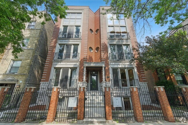 Building Photo - 943-945 N Leavitt St