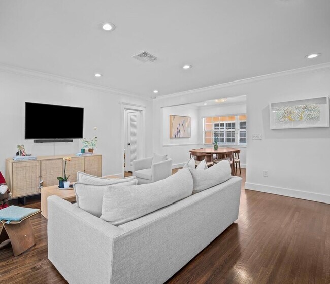 Foto del edificio - 300 Manor Pl