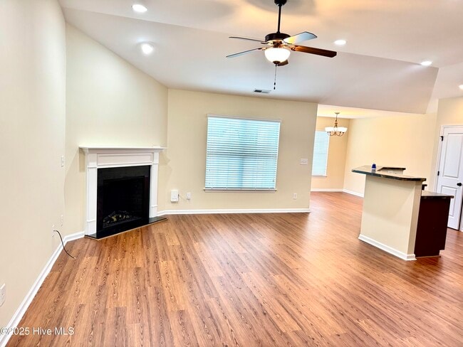Building Photo - 3661 Thornbrook Dr