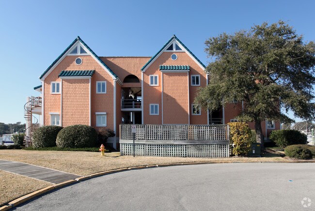 Building Photo - Wrightsville Marian Pier Houses
