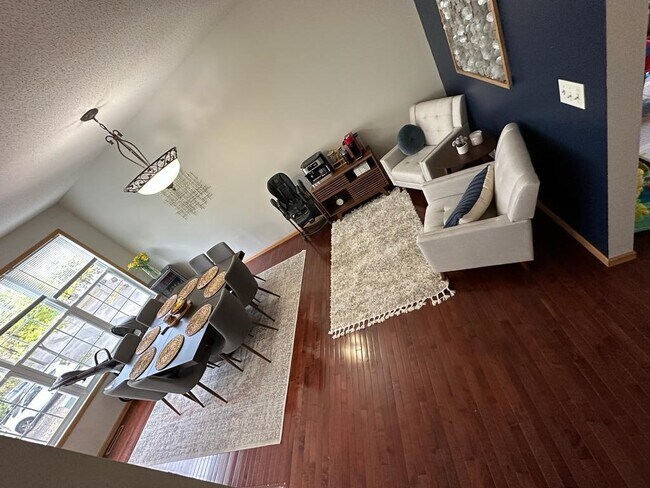 Foto del edificio - 4658 Woodland Ave