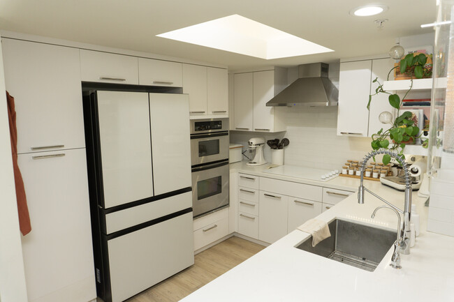 Foto del edificio - 13700 Marina Pointe Dr