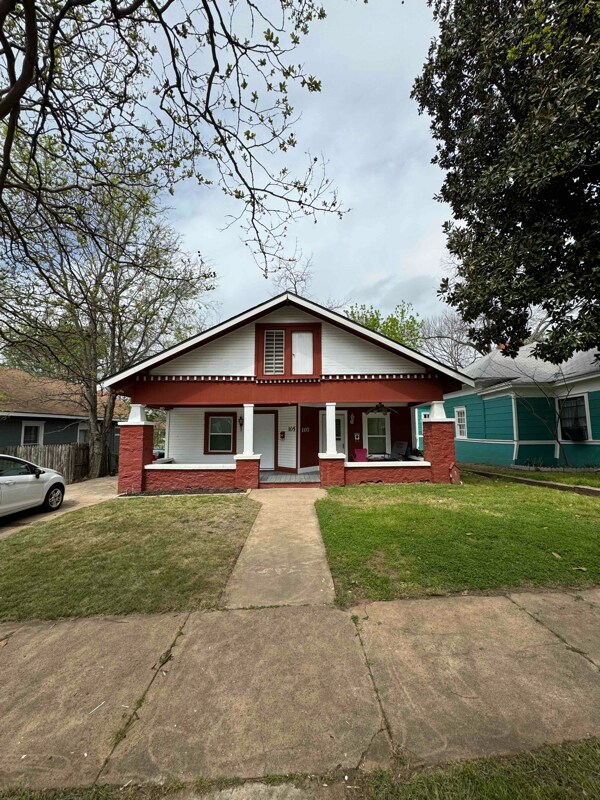 Foto principal - 105-107 E Hull St
