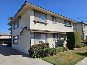 Building Photo - 10440 Western Ave