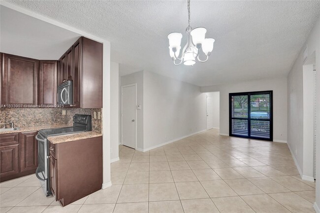 Building Photo - 106 Gardens Dr