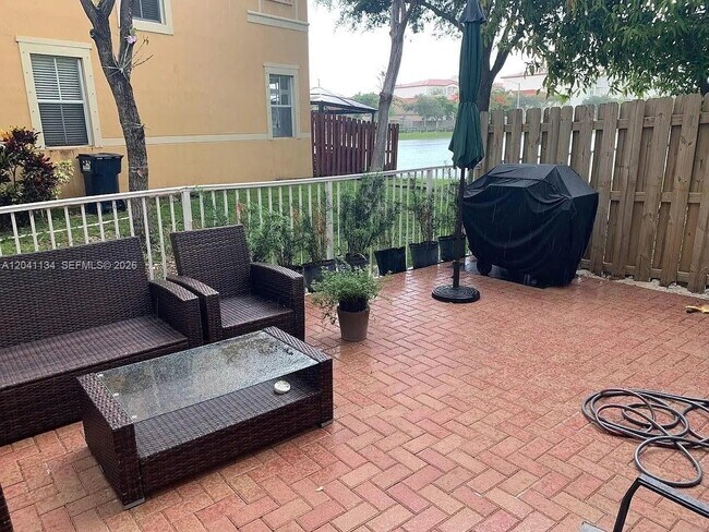 Foto del edificio - 7930 NW 108th Pl