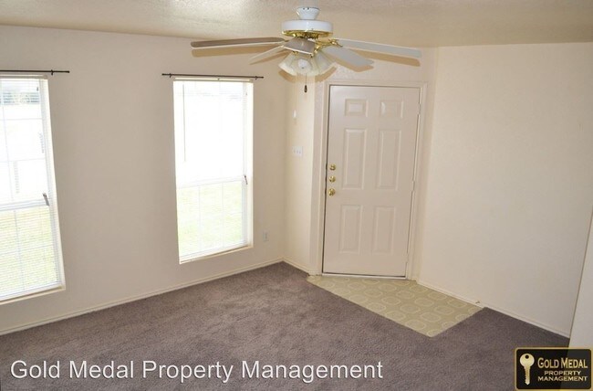Building Photo - 4509 Deek Dr
