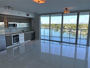 Building Photo - 6700 Indian Creek Dr Building Photo - 6700 Indian Creek Dr