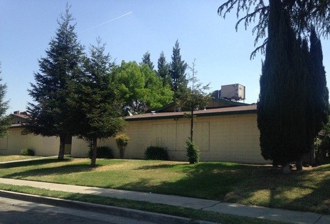 Building Photo - Park-Poplar Apartments