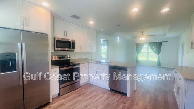 Building Photo - 27100 Savoy Dr