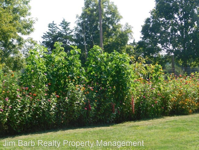 Building Photo - 3 br, 2.5 bath House - 1272 Bowling Green ...