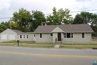 Building Photo - 330 S Foster St