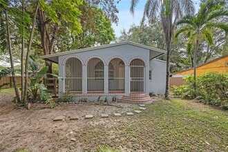 Building Photo - 7041 SW 63rd Ct