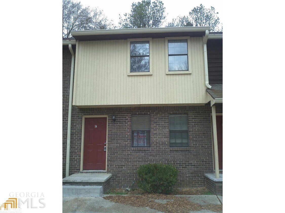 140 Meadowbrook Ct Unit C, Fayetteville, GA 30215 Room for Rent in