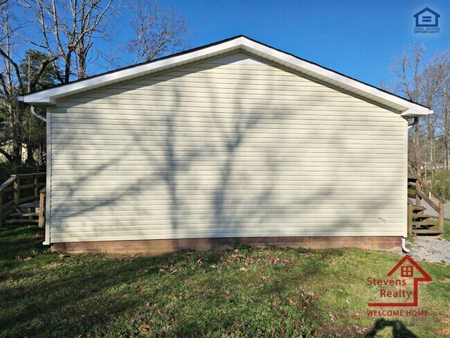 Foto del edificio - 210 Holly Berry Ln