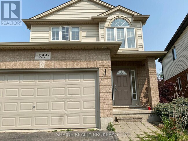 Building Photo - 899 Bradshaw Crescent
