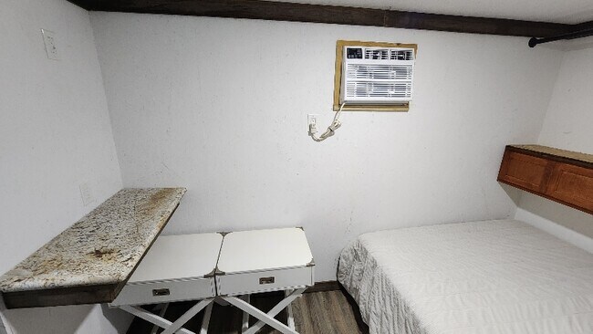 Foto del edificio - 6835 Purvis Ln