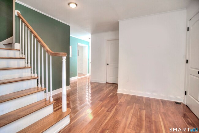 Foto del edificio - 1170 Hillside Rd