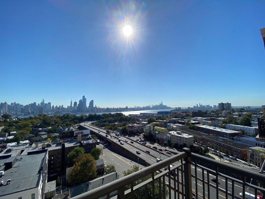 Foto principal - 3312 Hudson Ave