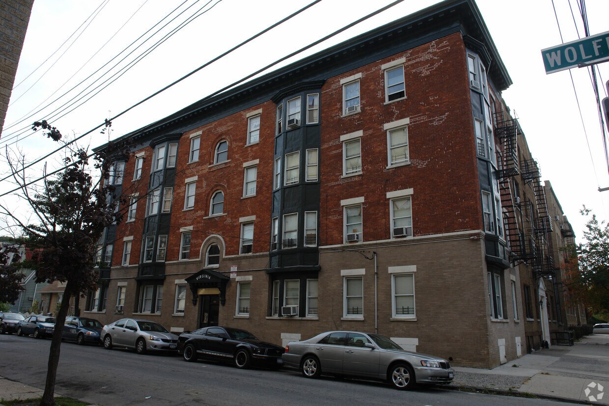 Building Photo - 500 Van Cortlandt Pk Ave