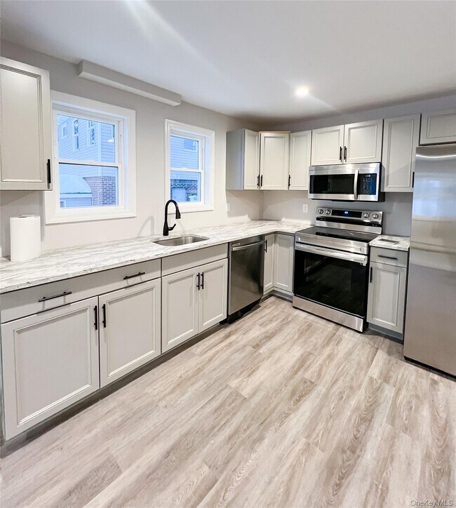 Foto del edificio - 800 Deer Park Ave