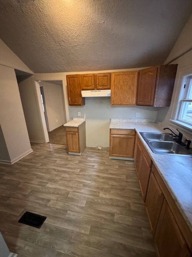 Foto del edificio - 4917 Webster St